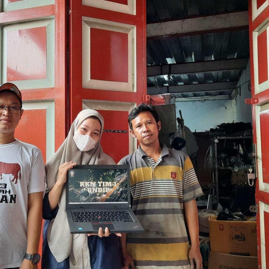 Saatnya Berubah! Mahasiswa Undip Kenalkan Kolaborasi Transportasi Online Untuk UMKM